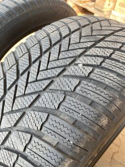 285/45 R21 - 3