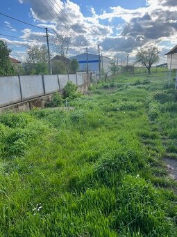 Predaj stavebný pozemok a Dom 1.950 m2 Levice H Vrbica - 3