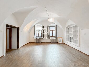 CENTRUM - Mäsiarska ul. - byt 41m2 + 19m2 pivnica - 3