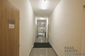 PRENÁJOM kancelárie 24 m2 neďaleko centra mesta, Koceľova u - 3
