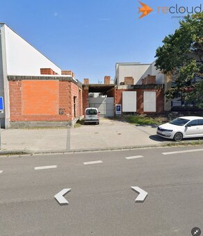 Rozostavaná polyfunkčná budova v centre Hlohovca - 3