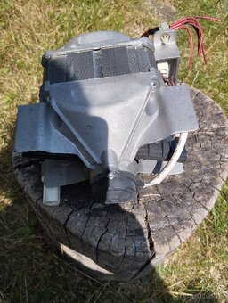 Motor z práčky Whirlpool - 3
