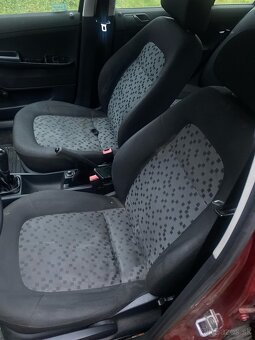 Rozpredám skoda fabia 1.2 HTP 47kw - 3