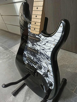 Elektrická gitara Stratocaster - 3