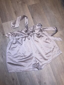 Dámske šortky so saténovým vzhľadom, veľkosť EUR 40 - 3