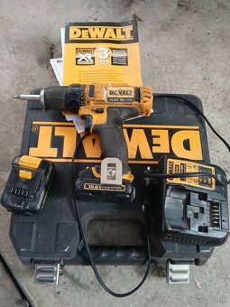 Devalt  šrobovačka 10.8 batéria - 3