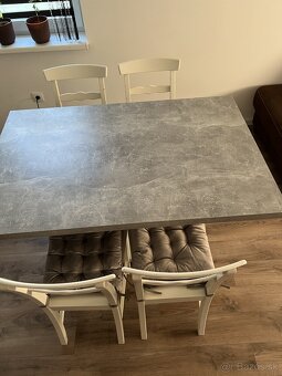 Stôl a stoličky - 3