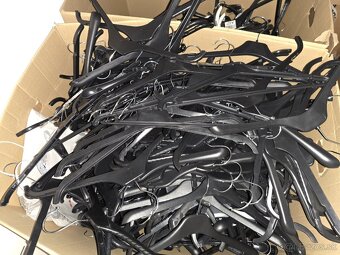 predam stendre, stojany, vesiaky - 3