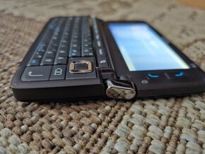 Nokia E90 communicator - 3
