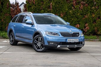 Škoda Octavia Combi 2.0 TDI Elegance/Style 4x4 DSG - 3