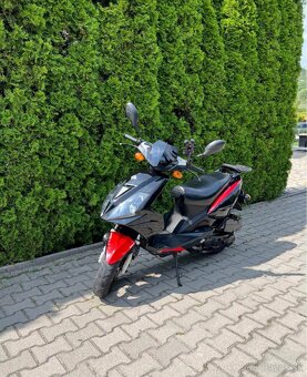 Exkluzívny Skuter 125ccm Pro, 2011 a najazdených 15 000 km - 3