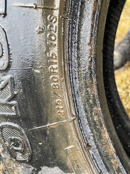 Predám teréne pneu 215/80r15 - 3