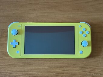 Nintendo Switch Lite - 3