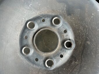 Zimna sada plechove disky puklice 5x112 r16 - 3