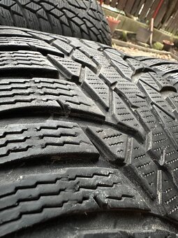 Nokian 215/55 R17 98H zimné - 3
