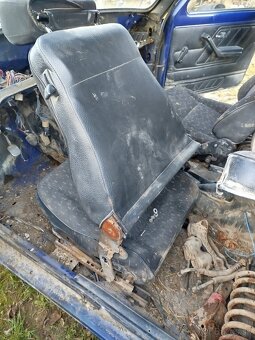 Lada niva  predné sedačky - 3