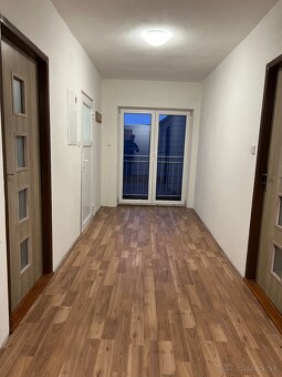 Prenájom 3.izb.bytu v Klastore p. Znievom - 3