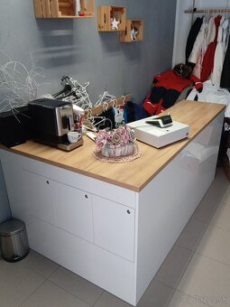 Predám veľký predajný pult. - 3