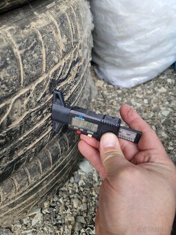Predám Letné pneu s rozmermi 185/60 R15 - 3