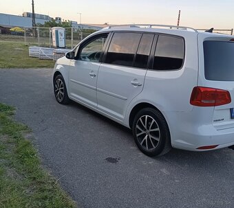 Volkswagen Touran 1.6 TDI BlueMotion - 3