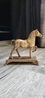 Antik mosadzná dekoracia koňa 17cm x 17 cm - 3