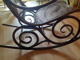 Predám hojdacie kreslo neznačené thonet - 3