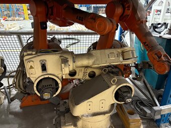 Predám priemyselné roboty ABB a Hyundai - 3
