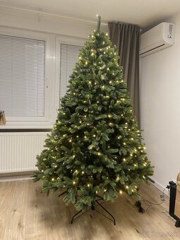 Vianočný stromček smrek 3D - 3