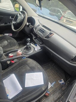kia sportage - 3