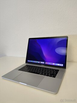 MacBook Pro 15" (2016) | Intel Core i7 • 16 GB RAM • 256 GB - 3