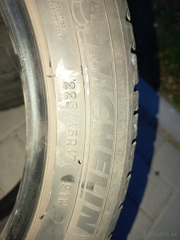 225/45R17 - 3