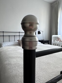 Kovová posteľ 160 cm s roštom, matracom a úložným priestorom - 3