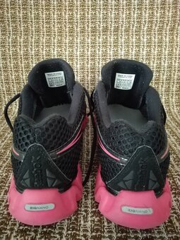 Dámske botasky a šiltovka Reebok - 3