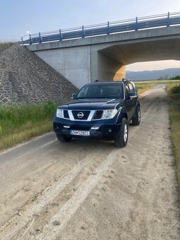 Nissan Pathfinder - 3