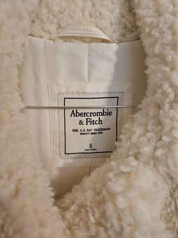 Abercrombie & Fitch - biely kabát faux fur - veľ. S - 3