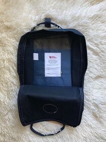 Batoh Fjällräven Kanken tmavomodrý s ozdobnými popruhmí - 3