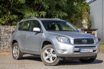 Toyota RAV4 - 3