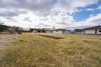 PREDAJ: Pozemok pre rodinný dom, 765 m2, Veľká Lúka, okres Z - 3