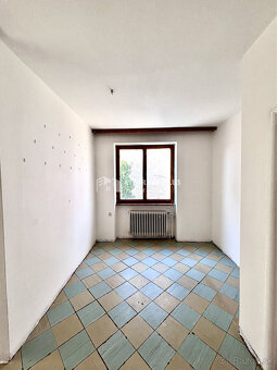 Ponúkame Vám na predaj 7 izbový rodinný dom v tichej a lukra - 3