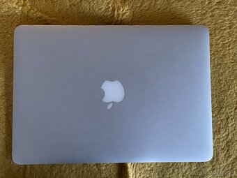 Predám veľmi zachovalý Macbook Pro s príslušenstvom - 3