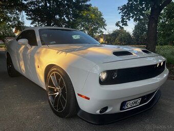 Dodge Challenger 6.4 - 3