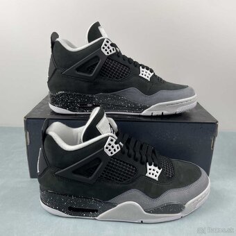 Nike Air Jordan 4 - 3