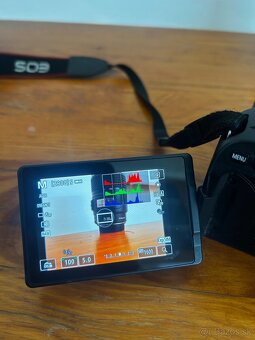 Canon EOS 200D - 3