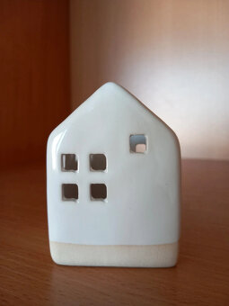 Keramický svietnik domček na čajový kahanček 7x5,3 cm - 3