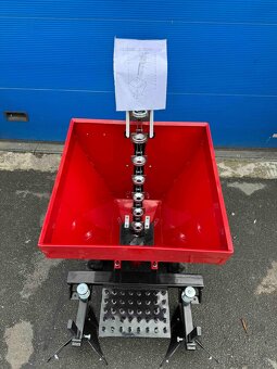 Sadzač zemiakov za traktor - úplne nový - 3