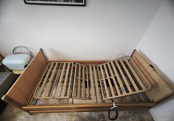 Polohovateľná posteľ pre imobilných - 3