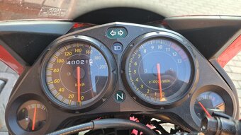 Honda cbr 125r - 3