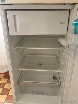 Predám chladničku z mrazničku Zanussi - 3