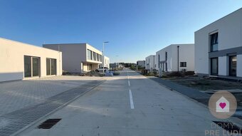 Kráľova pri SENCI - Bývajte už tento rok v novom dome - 3