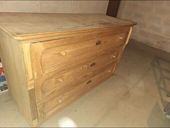 Starožitná komoda - 3